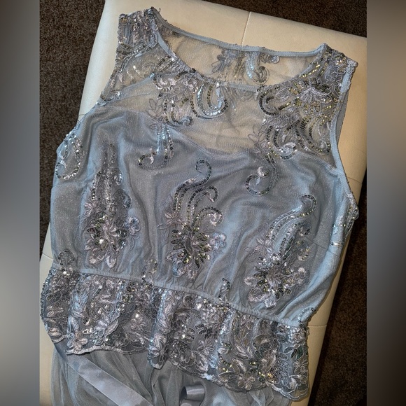 Beautiful sequence top dress, very light and like new. - Picture 2 of 2